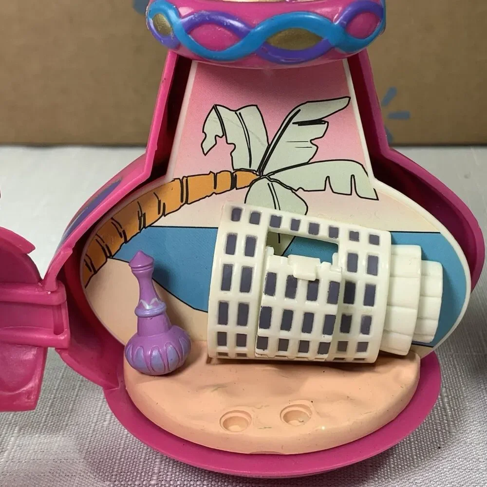 Trendmasters 1995 I Dream Of Jeannie Polly Pocket Lot Of Bottles And 3 Figures